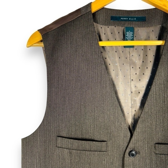 Perry Ellis Menswear Single Breasted Button Front Vest, Taupe Brown, Size Large - Picture 4 of 9